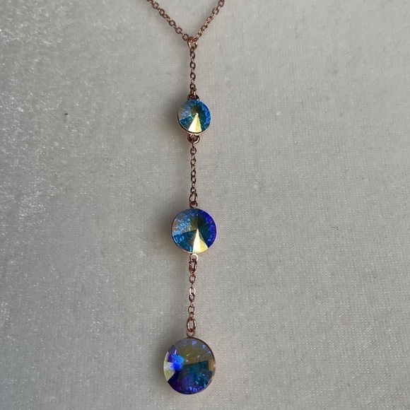 NEW Callura Aurora Borealis Swarovski Crystals Silvertone Necklace - Picture 2 of 3